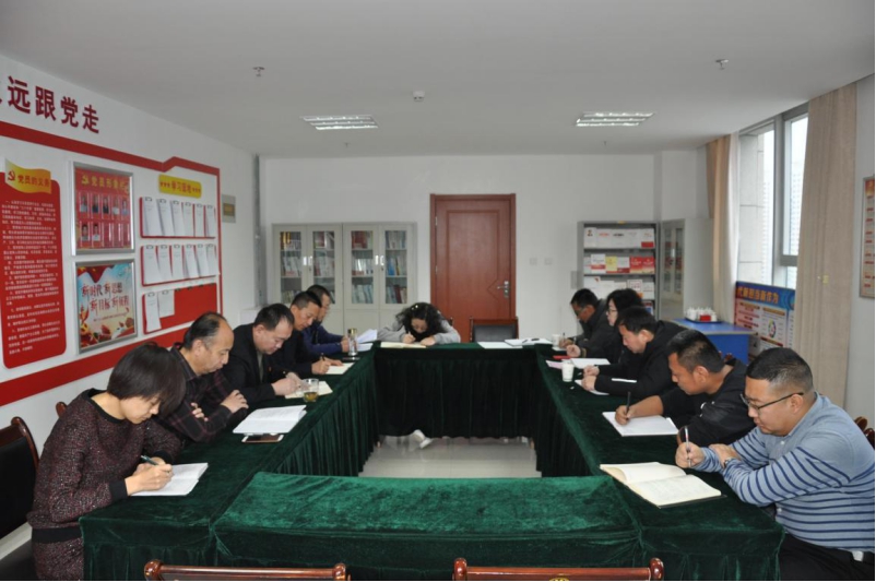 銘記&ldquo;生命線&rdquo;、分清&ldquo;是非線&rdquo; 修筑&ldquo;防腐線&rdquo;、不踩&ldquo;高壓線&rdquo;