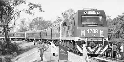 搭中國快車，促非洲發(fā)展