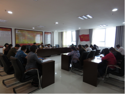 領會精神實質，迅速掀起學習宣傳貫徹團的十八大精神熱潮